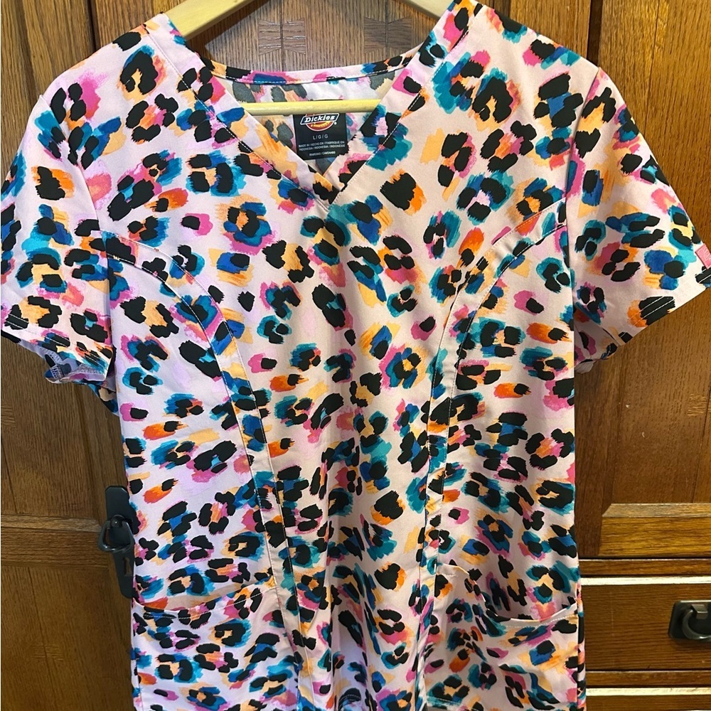 Dickies Multicolor Animal Print Scrub Top​​